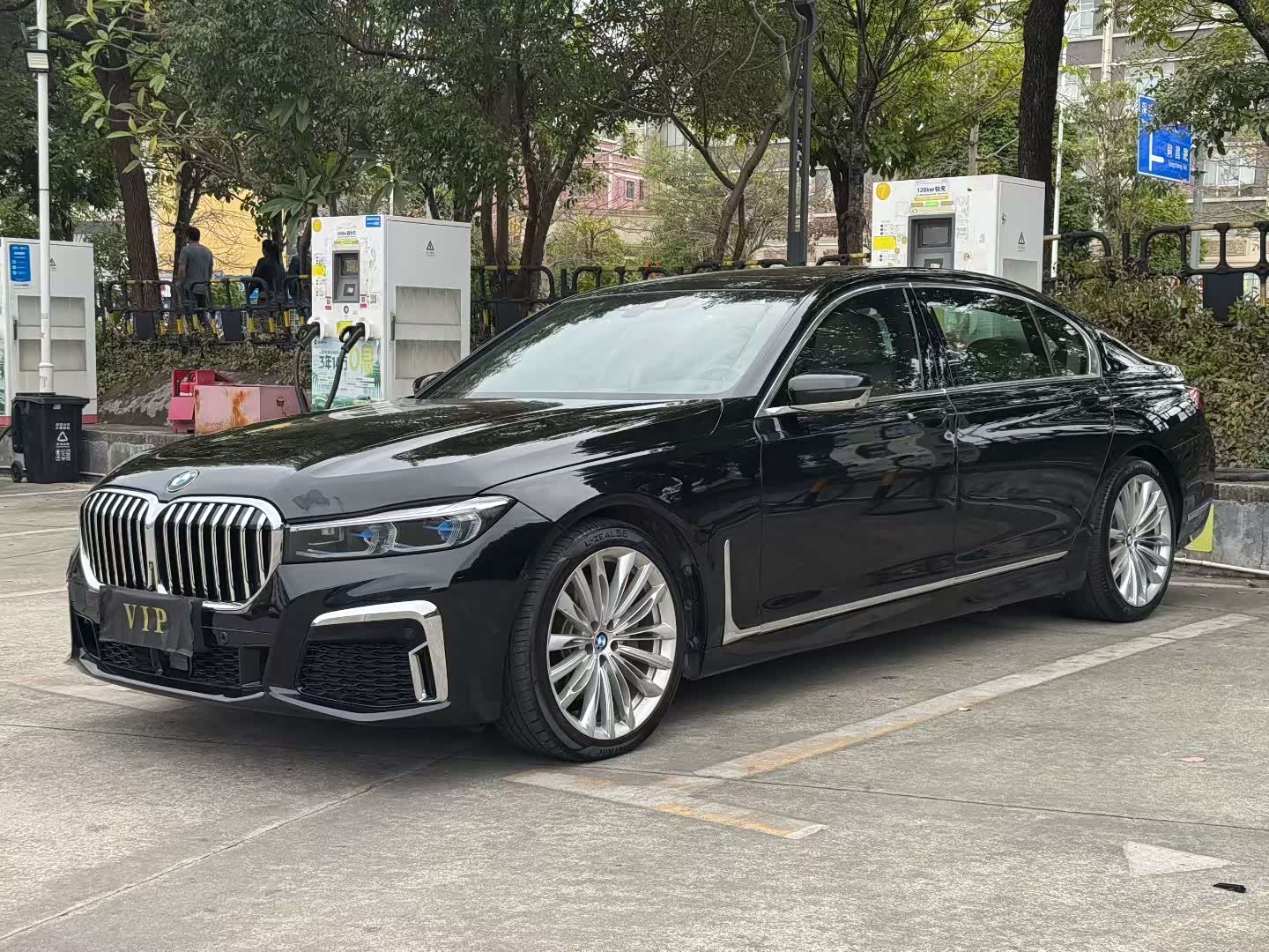 宝马 750